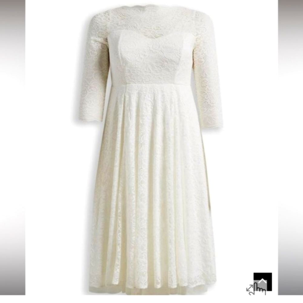 New w/tags TORRID IVORY LACE TEA-LENGTH WEDDING DRESS w/ garment bag
